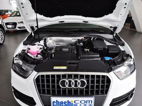 一汽奥迪  30 TFSI 发动机局部特写