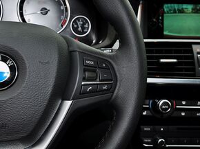 宝马(进口)  xDrive20i 方向盘右侧