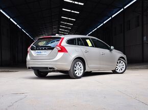 沃尔沃(进口) 2.0T 自动 车辆右侧尾部视角