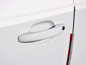 一汽奥迪  30 TFSI 驾驶席车门把手特写