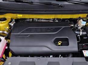 吉利汽车  两厢 1.3T CVT 发动机主体特写