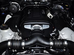 保时捷  Cayenne Turbo 4.8T 发动机主体特写