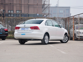 上海大众  1.6L 自动 车辆右侧尾部视角