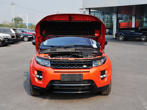 路虎 2.0T 车辆发动机舱整体