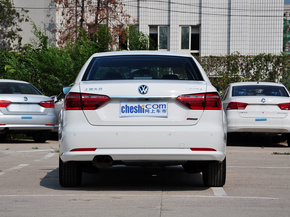 上海大众  1.4TSI DSG 车辆正后方尾部视角