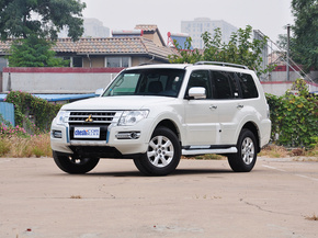 三菱(进口)  3.0L 自动 车辆左前45度视角