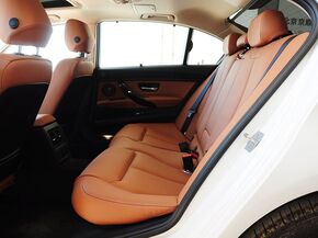 华晨宝马  328Li 第二排座椅正视图