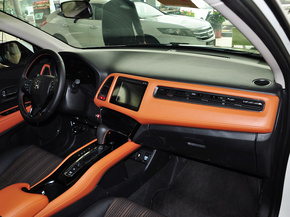 广汽本田 1.8L CVT 中控台右侧