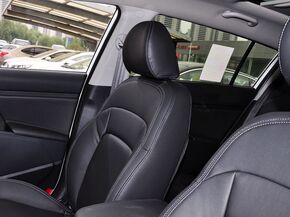 东风悦达起亚  2.0L 自动 副驾驶席内侧特写