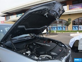 宝马(进口)  xDrive50i 车辆发动机舱整体