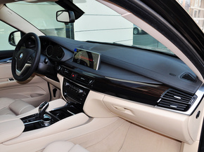 宝马(进口)  xDrive35i 中控台右侧