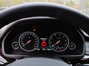 宝马(进口)  xDrive35i 方向盘后方仪表盘