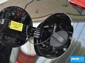北京现代  2.0L 自动 燃油标识