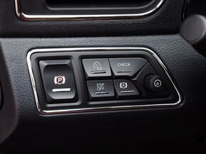 红旗  1.8T 自动 驻车制动器