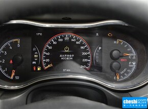 Jeep  3.0TD 自动 方向盘后方仪表盘