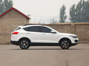 一汽奔騰  1.8T 正右側(cè)
