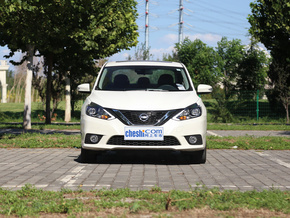 东风日产  1.8XV 正前