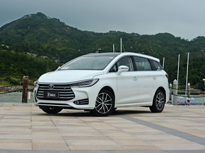 比亚迪  1.5T 左前正45度