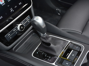 比亚迪  1.5T 换挡杆