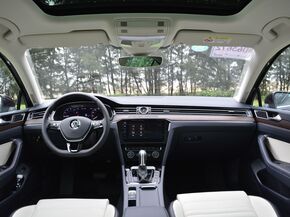 一汽-大众  380TSI DSG 大中控全景