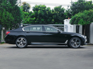 宝马(进口)  730Li 领先型 正右侧