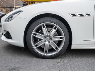 玛莎拉蒂  3.0T 430Hp 左前轮