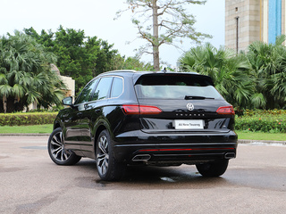 大众(进口)  3.0TSI 左后正45度