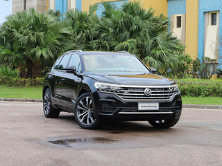 大众(进口)  3.0TSI 右前正45度