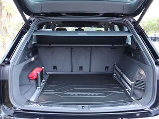 大众(进口)  3.0TSI 后备箱