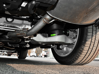 路虎  5.0 V8 SC 右后悬架