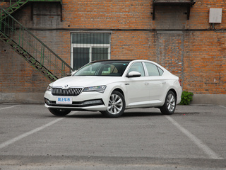 斯柯达  改款 TSI280 左前正45度