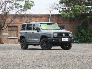 坦克  越野版 2.0T 右前正45度