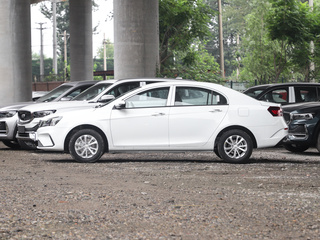 吉利汽车  UP 1.5L 正左侧