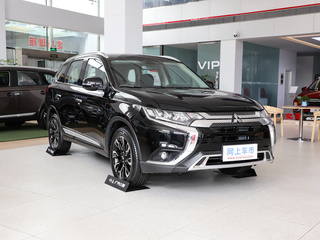 广汽三菱  2.4L 四驱致享版 右前正45度