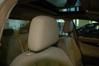 奔驰 新C级 头枕 