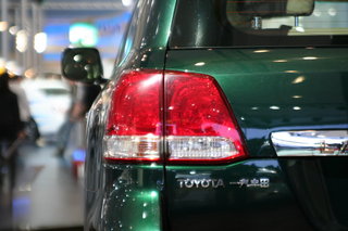 丰田 兰德酷路泽200 左尾灯部分 