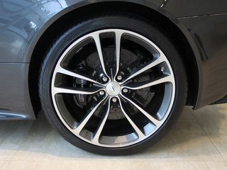 阿斯顿-马丁 DBS