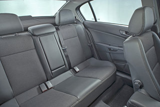 欧宝 雅特 三厢