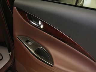 英菲尼迪 2010款EX25 2.5L AT/MT 尊雅版