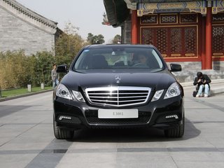 奔驰E级实拍图