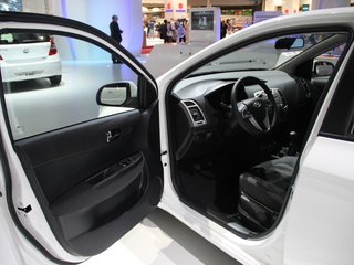 现代(进口) 现代i20局部