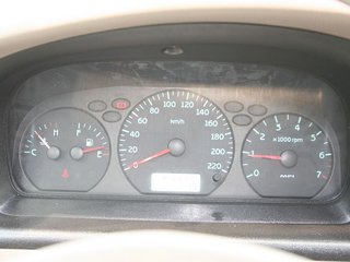 奇瑞 旗云2局部