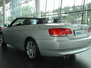 德国宝马 3系 第五代 左后45度 