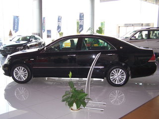 丰田 皇冠 左正侧 