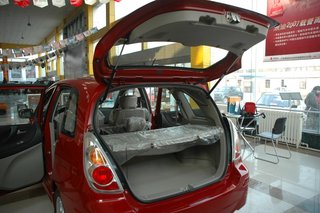 铃木 利亚纳-两厢 后备厢整体 