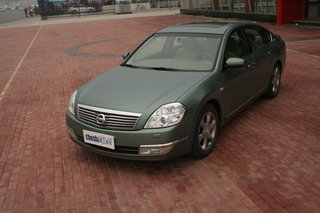 日产 新天籁 左前45度俯视 