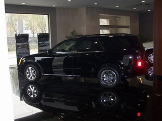 凯迪拉克 SRX 2006款 左正侧 