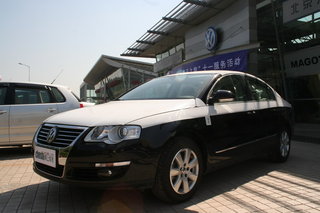 大众(一汽) 迈腾 左前45度 