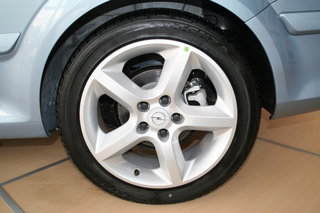 欧宝 雅特TwinTop敞蓬 轮胎轮毂 