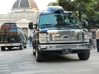 福特E350实拍图